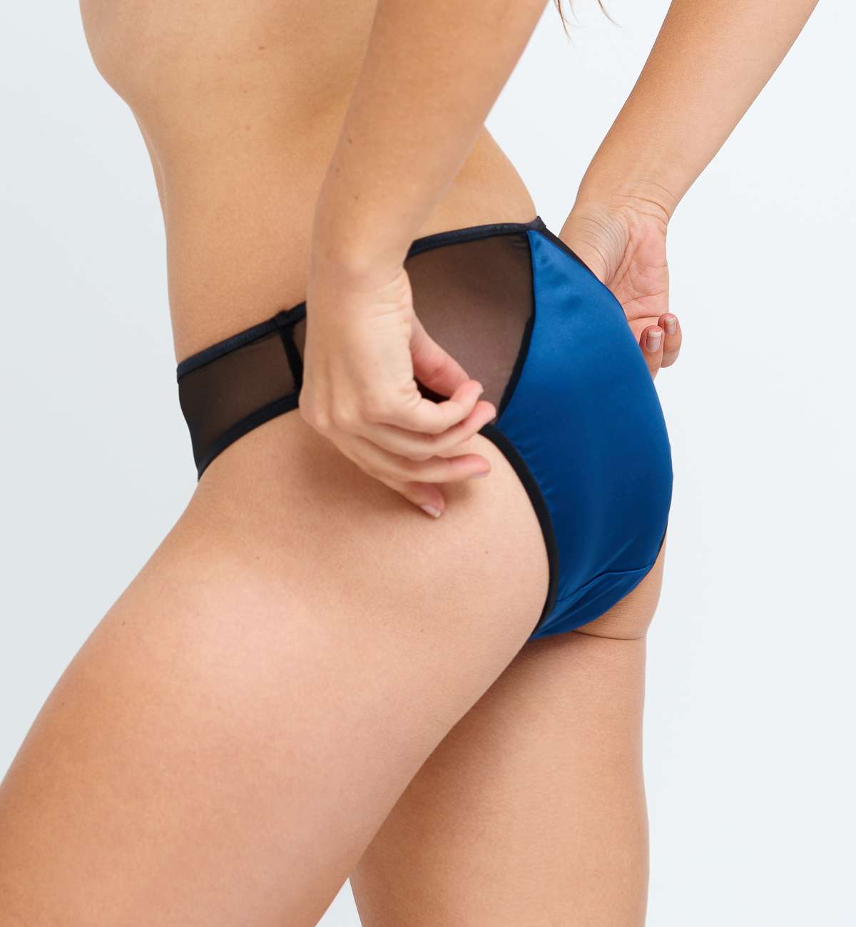 Slip en satin résille