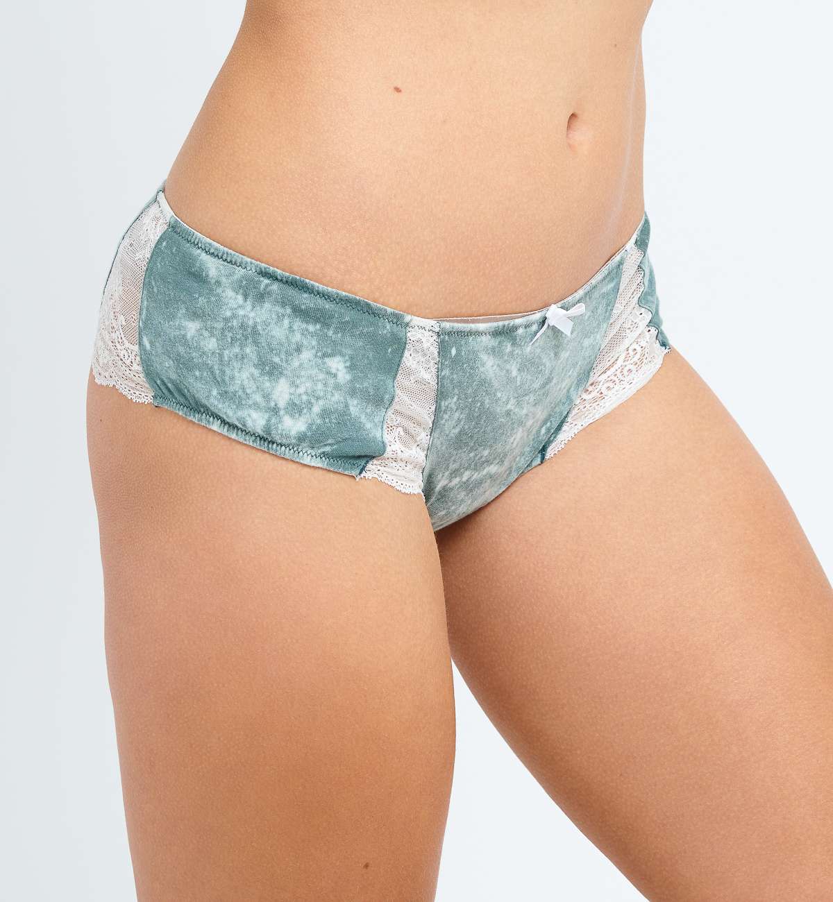 Short délavé dentelle